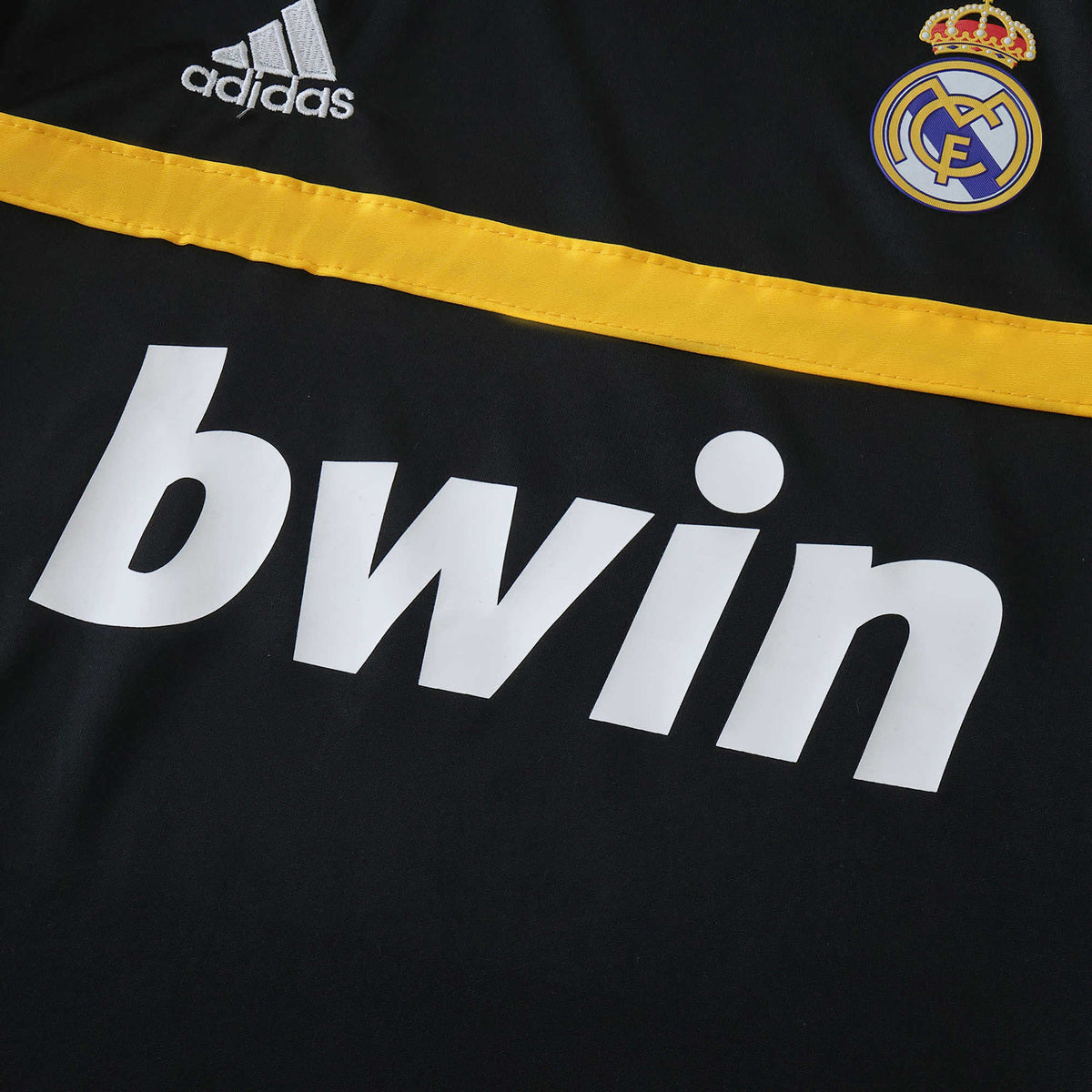 Real Madrid 2011/12 Away Goalkeeper Shirt