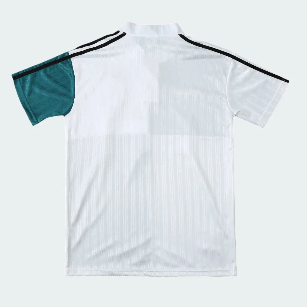 Liverpool 1995/96 Away Shirt