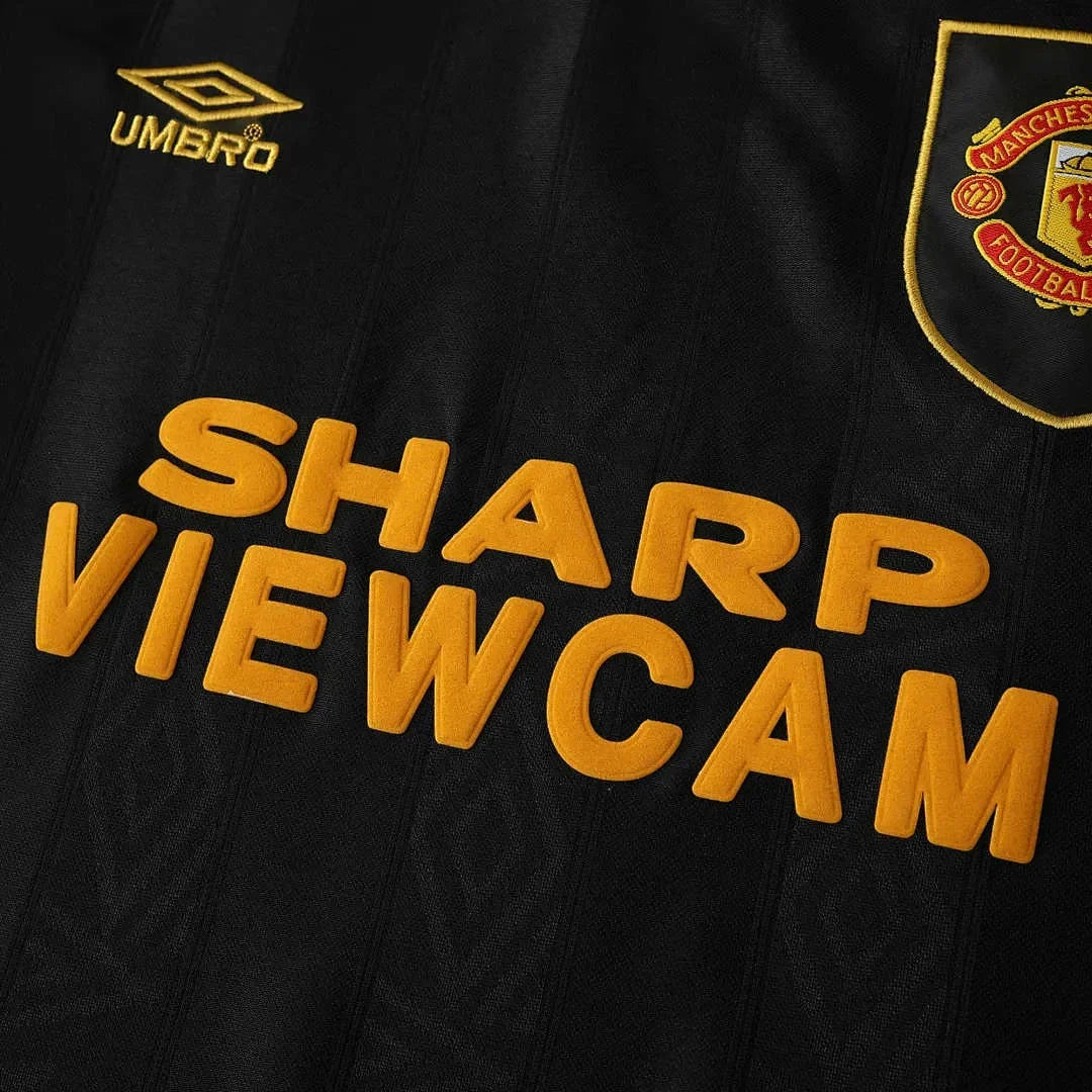 Manchester United 1994/95 Away Shirt